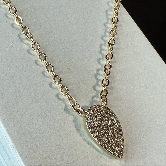 NEW Meghan Markle Inspired Yellow Gold-Filled Inverted Teardrop Pendant Necklace - Picture 2 of 11
